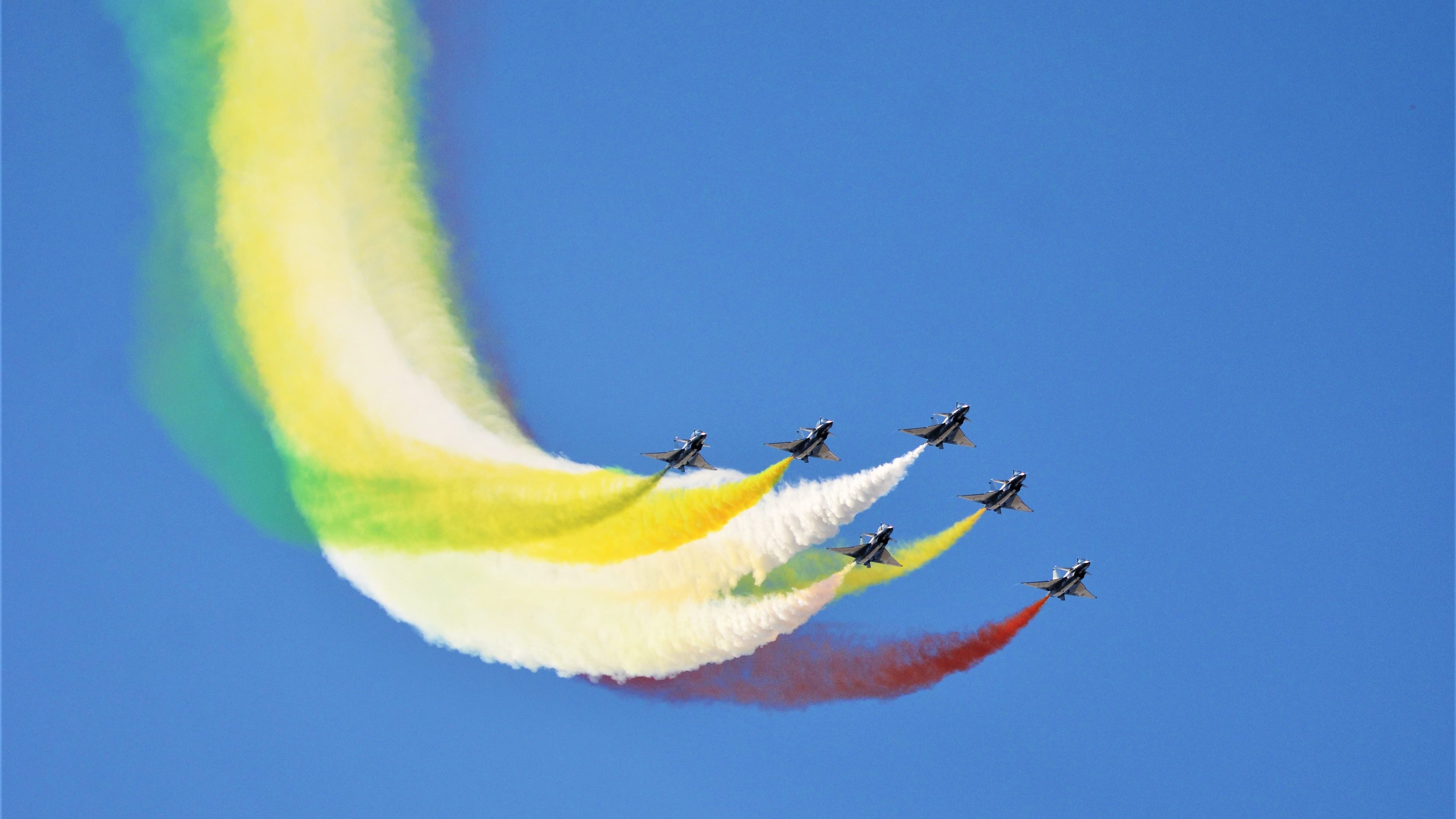 森林狼锋线组合进行高强度力量训练,森林狼训练营